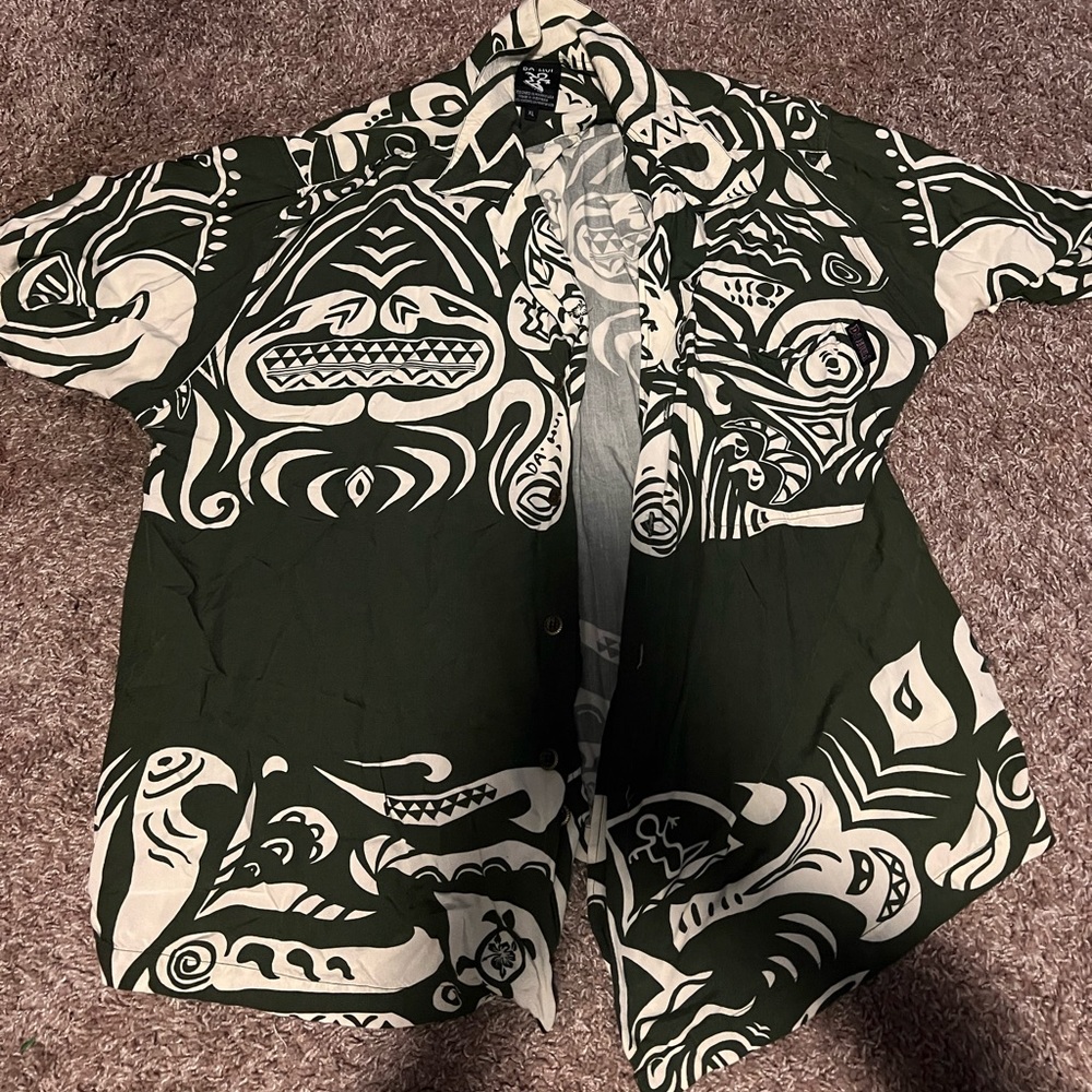 Dark olive green Hawaiian print button up shirt size XL